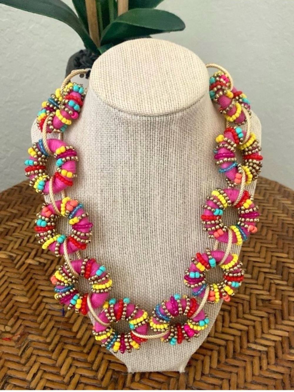 NWT Natasha Whimsical Candy Pink Gold Beaded Necklace - Picture 5 of 7